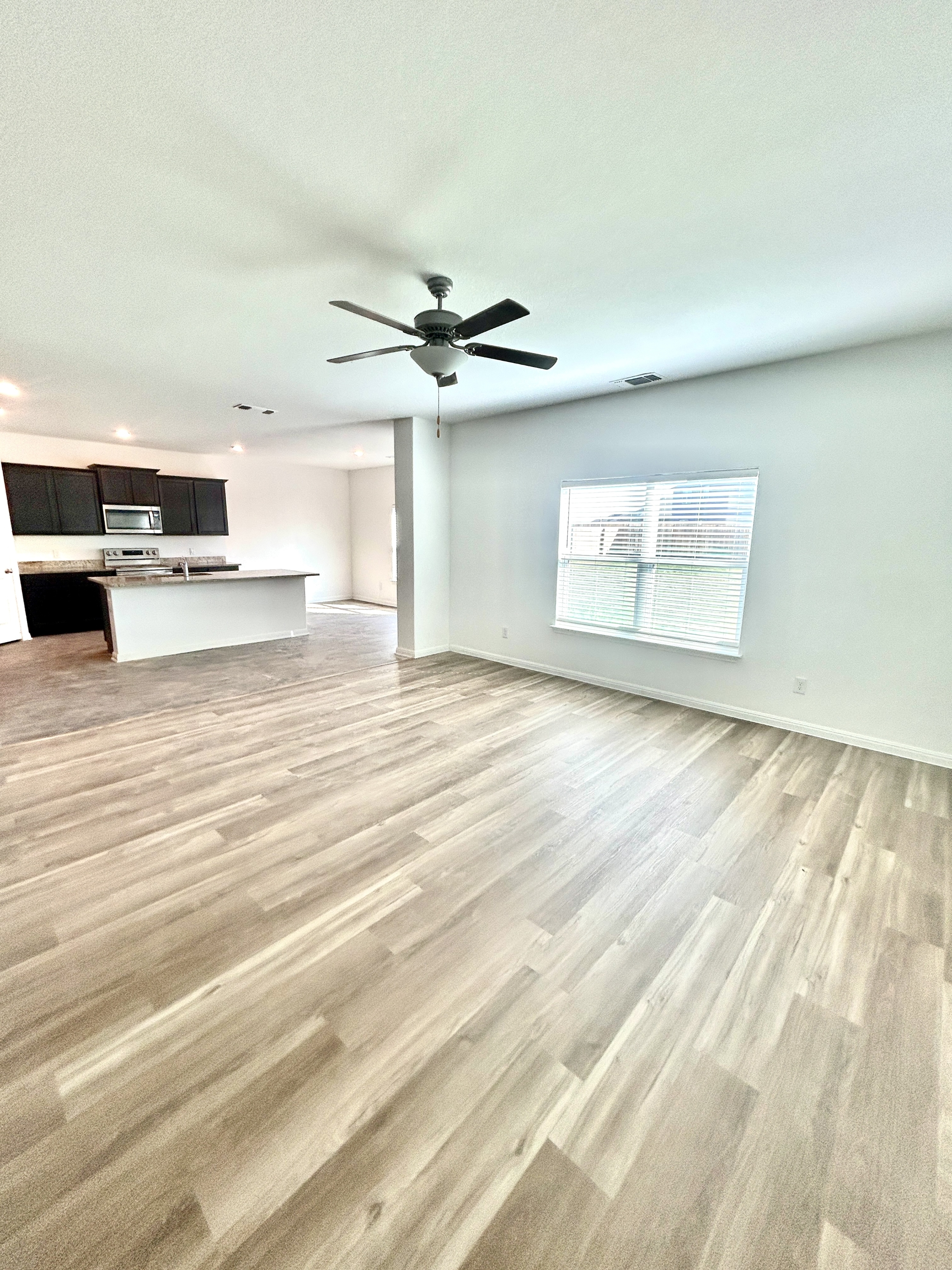16412 Farmhouse Lane